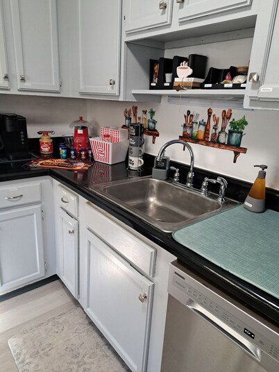 Cozy Retreat w/Popcorn Machine/Firepit/BBQ/Deerfeeding/TVs In All Rooms