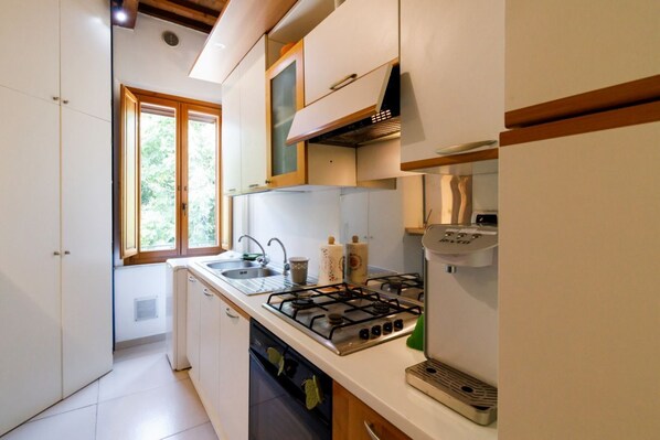 Fridge, microwave, oven, stovetop