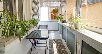 Aristocratic 2bdrm Top Center Apartment