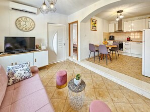 TV - Vacation home Nancy by Interhome (Vinišce)