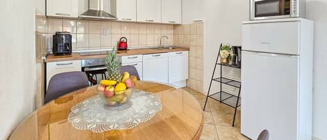 Fridge, microwave, oven, dishwasher