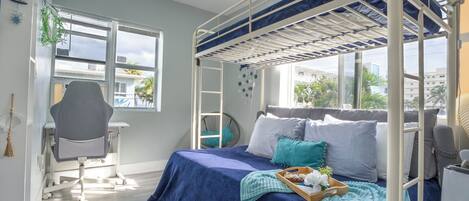 2 soverom, strykejern/-brett, wi-fi og sengetøy