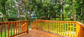 Charming 3-bedroom/3 bath house with WiFi & AC, walkable Riverside neighborhood