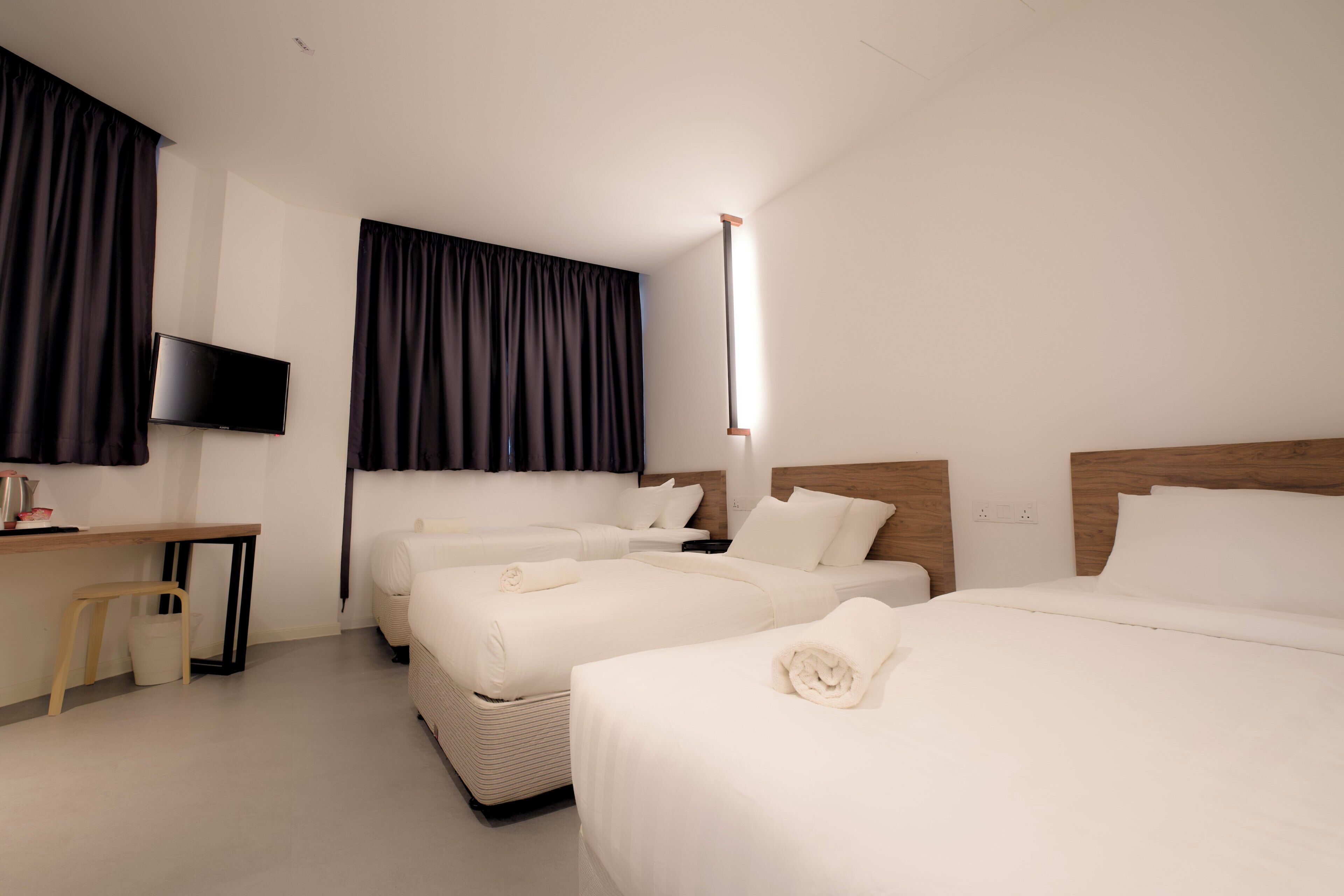 Habitación triple superior, 3 camas individuales, para no fumadores | Escritorio y wifi gratis 