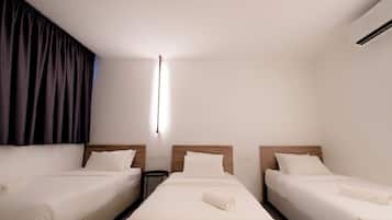 Habitación triple superior, 3 camas individuales, para no fumadores | Escritorio y wifi gratis