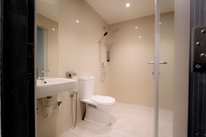 Superior trippelrum - 3 enkelsÀngar - icke-rökare | Badrum | Dusch, handdukar, tvÄl och toalettpapper