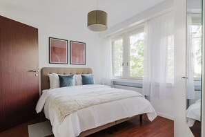 2 habitaciones, tabla de planchar con plancha, wifi y ropa de cama 