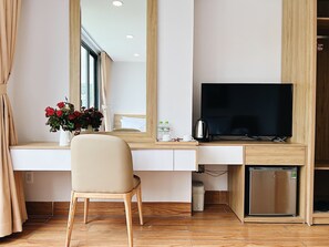 Deluxe Room, 1 King Bed | In-room safe, desk, blackout drapes, free WiFi - Rosetta Hotel (Phu Quoc)