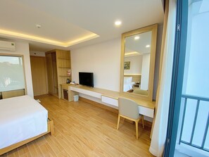 Deluxe Room, 1 King Bed | In-room safe, desk, blackout drapes, free WiFi - Rosetta Hotel (Phu Quoc)