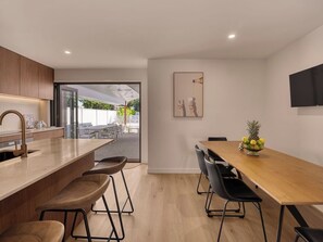 Dining - Spacious 4-bedroom house with WiFi, Pool and AC in Burleigh QLD (Burleigh Waters)