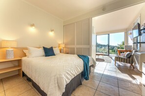 Comfort Apartment, Sea View | 1 bedroom, iron/ironing board, free WiFi - Villa Sapphire at Palm Beach (Waiheke Island)