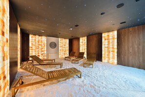 Bañera de hidromasaje cubierta