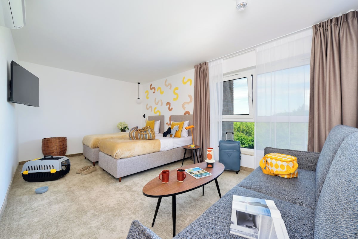 Standard Triple Room | Desk, free WiFi