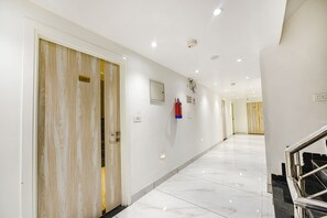 Lobby - Fabhotel Luxury Inn Adarsh Nagar (New Delhi)