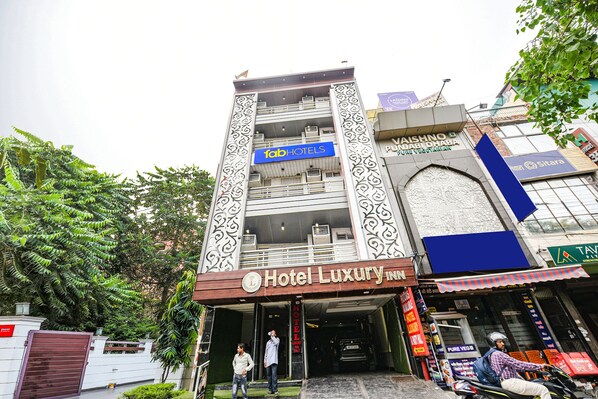 Exterior - Fabhotel Luxury Inn Adarsh Nagar (New Delhi)