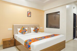 Egyptian cotton sheets, premium bedding, in-room safe, free WiFi - FabHotel Embassy (Pune)