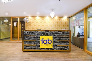 Reception - Fabhotel Saltel (Kolkata)