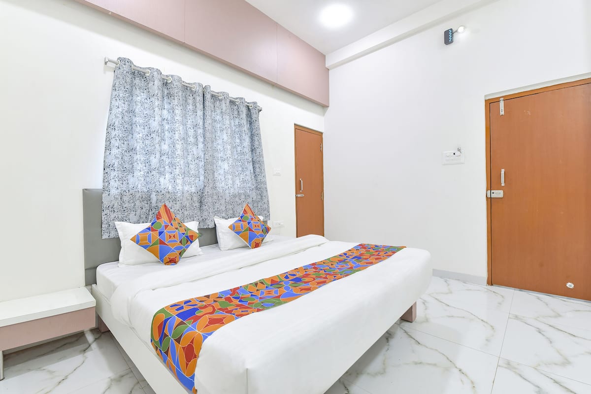 Deluxe Room | Egyptian cotton sheets, premium bedding, in-room safe, free WiFi