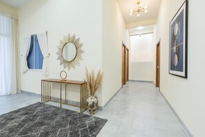 Lobby - Fabhotel Grand Embassy (Indore)