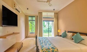 Egyptian cotton sheets, premium bedding, in-room safe, free WiFi - FabHotel Prime Aruba Luxury Resort (Morjim)