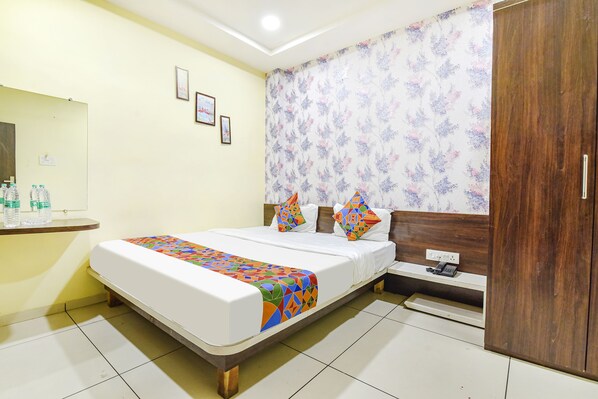 Egyptian cotton sheets, premium bedding, in-room safe, free WiFi