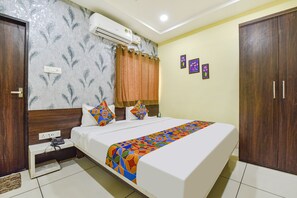 Deluxe Room | Egyptian cotton sheets, premium bedding, in-room safe, free WiFi