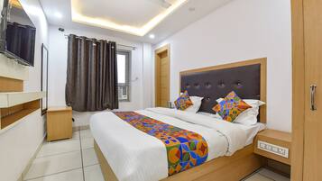 Deluxe Room | Egyptian cotton sheets, premium bedding, in-room safe, free WiFi
