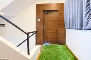 Lobby - Fabhotel Sadanand Executive (Pune)