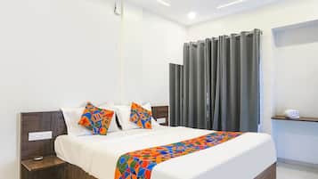 Deluxe Room | Egyptian cotton sheets, premium bedding, in-room safe, free WiFi