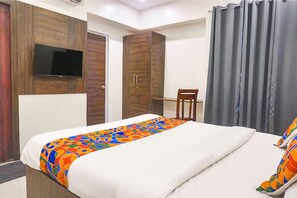 1 bedroom, Egyptian cotton sheets, premium bedding, in-room safe
