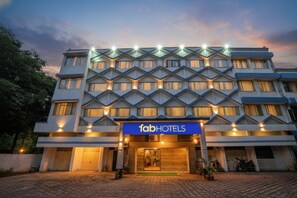 Exterior - Fabhotel Neelkamal (Mumbai)