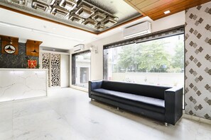 ロビー応接スペース