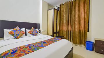 Egyptian cotton sheets, premium bedding, in-room safe, free WiFi