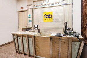 Reception - Fabhotel Gayatri Inn Annex (Nagpur)