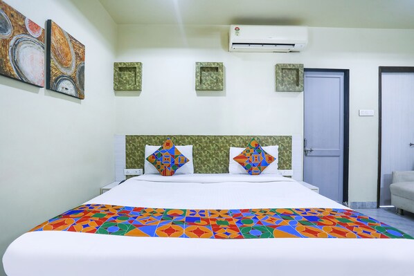 Egyptian cotton sheets, premium bedding, in-room safe, free WiFi - Fabhotel Gayatri Inn Annex (Nagpur)