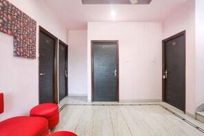 Lobby - Fabhotel Gayatri Inn Annex (Nagpur)