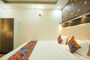 Egyptian cotton sheets, premium bedding, in-room safe, free WiFi - Fabhotel Grand Vatika (Danapur)