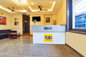 Reception - Fabhotel Samrat Regency (Udaipur)