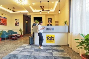 Lobby - Fabhotel Samrat Regency (Udaipur)