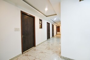 Lobby - Fabhotel Grand Villa (New Delhi)
