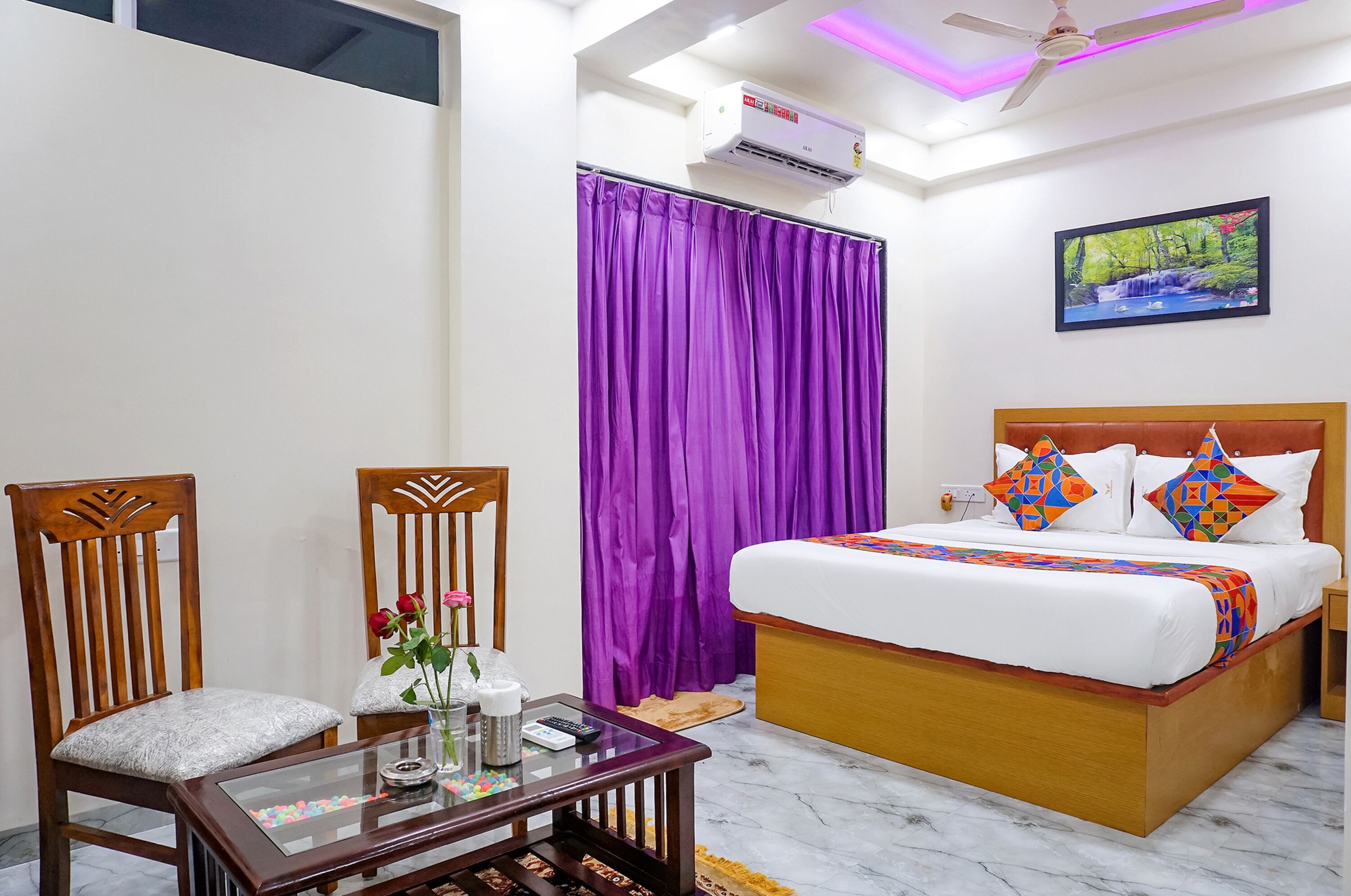 Egyptian cotton sheets, premium bedding, in-room safe, free WiFi