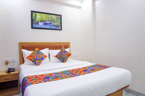 Premium Room | Egyptian cotton sheets, premium bedding, in-room safe, free WiFi - Fabhotel Falcon Executive (Pune)