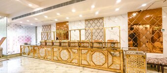 Fabhotel Royal'S Paradise