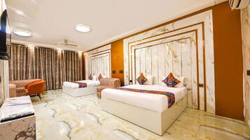 Habitación familiar | Sábanas de algodón egipcio y ropa de cama de alta calidad