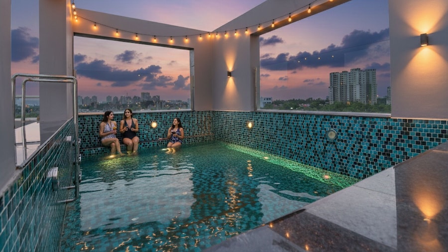 Fabhotel Prime The Water View Residency