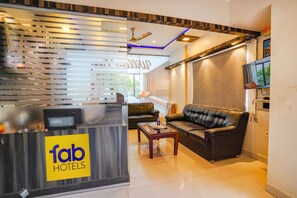 Reception - Fabhotel Willow Tree (Bengaluru)