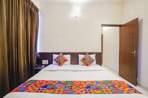 Egyptian cotton sheets, premium bedding, in-room safe, free WiFi - Fabhotel Willow Tree (Bengaluru)