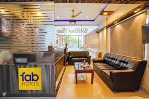 Reception - Fabhotel Willow Tree (Bengaluru)