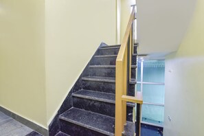 Lobby - Fabhotel Madhav (Mathura)