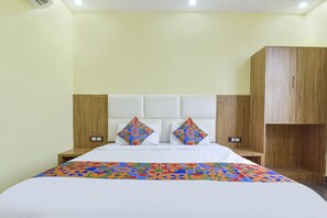 Deluxe Room - Fabhotel Madhav (Mathura)